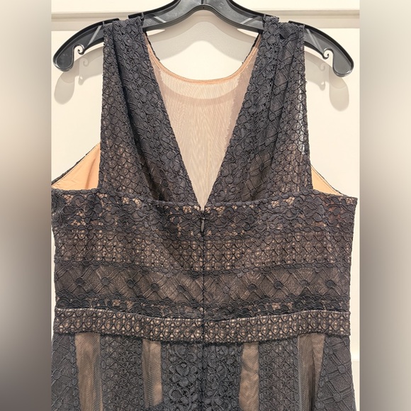 BCBGMAXAZRIA Andi Asymmetrical Lace Tulle Maxi Dress Black 12 Perfect Condition - Picture 9 of 16